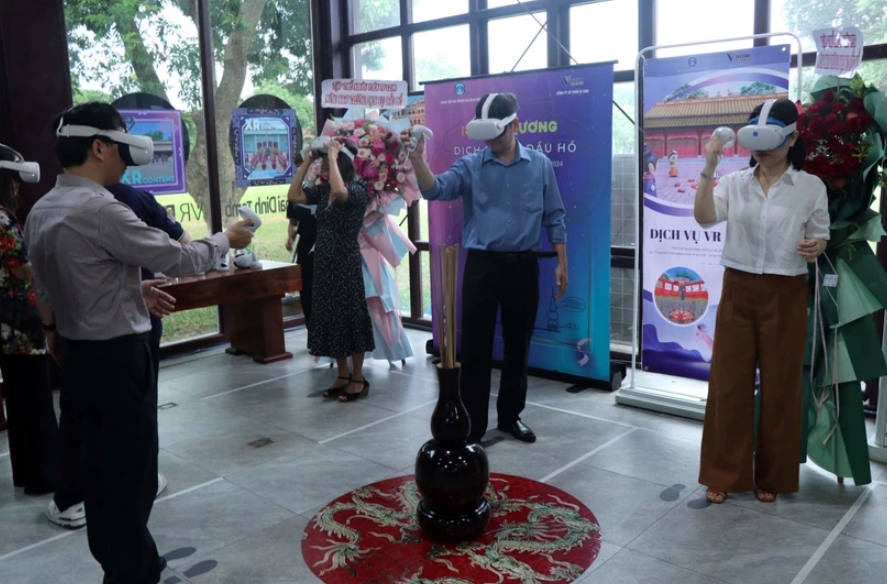 New VR experience offered to visitors to Hue Imperial Citadel